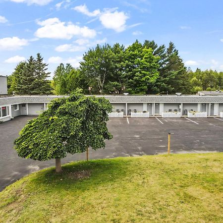 Ambassador Motel Су-Сент-Мари Экстерьер фото